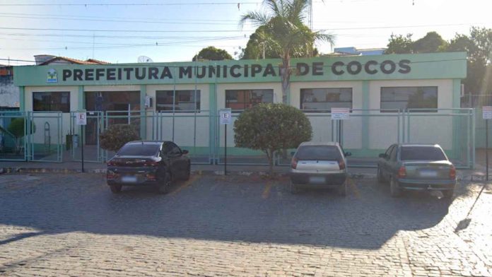 Prefeitura-de-Cocos-696x392